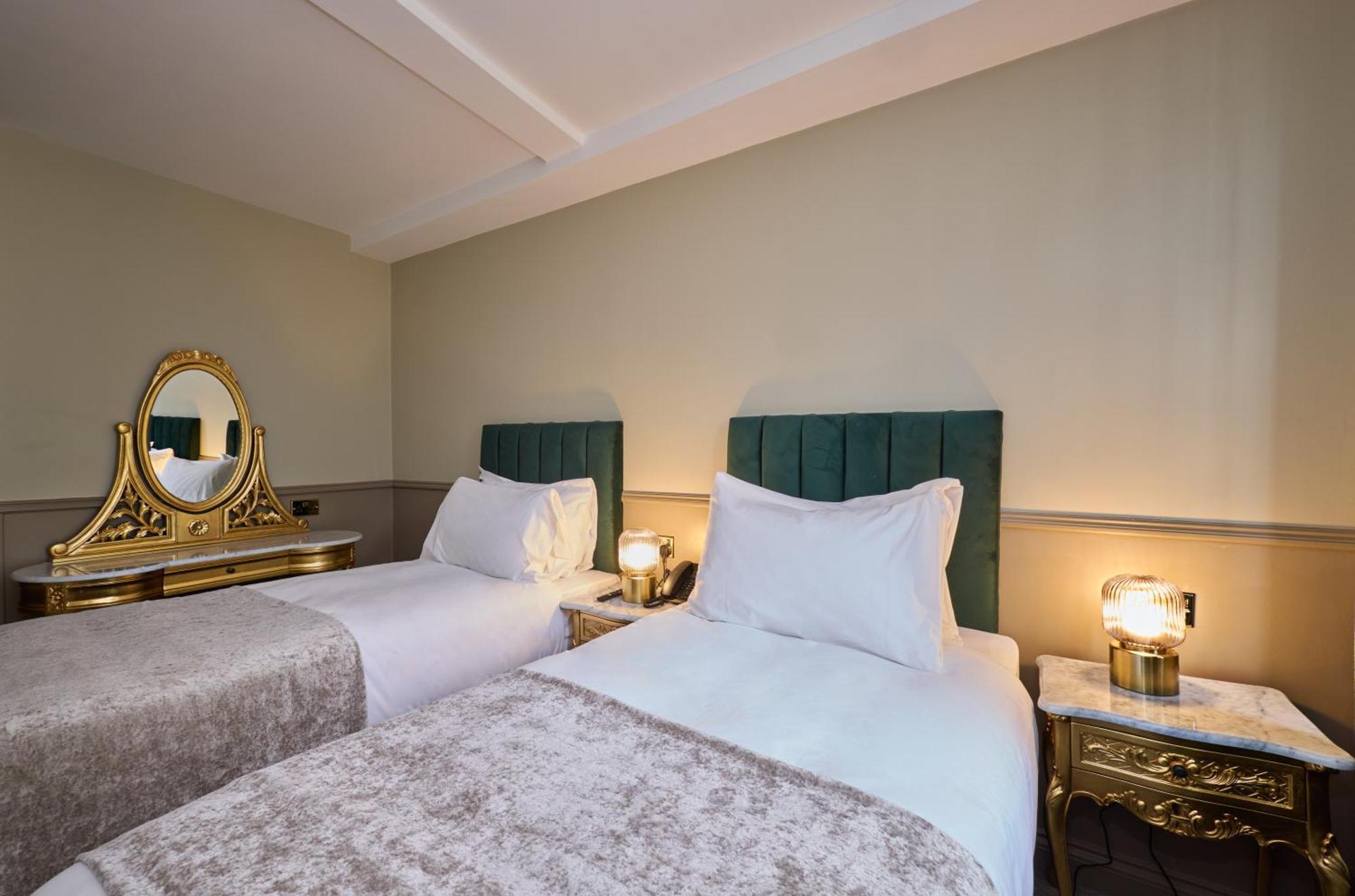 Temple Bar Townhouse Hotel - Dublin — Photos 3