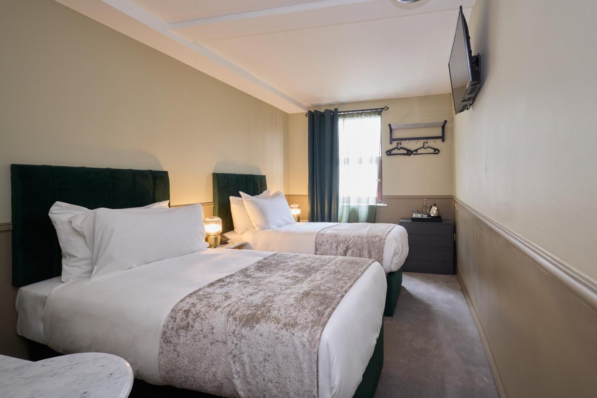 Temple Bar Townhouse Hotel - Dublin — Photos 1
